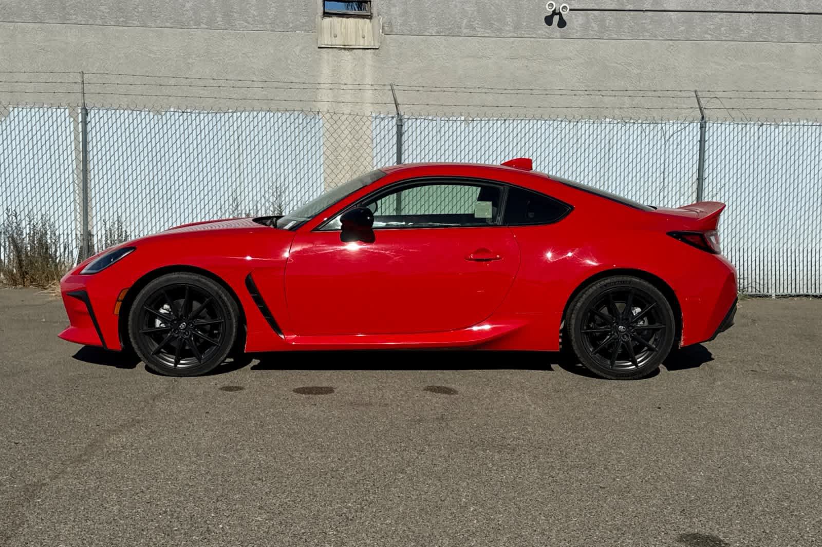Used 2025 Toyota GR86 Premium RWD video 2