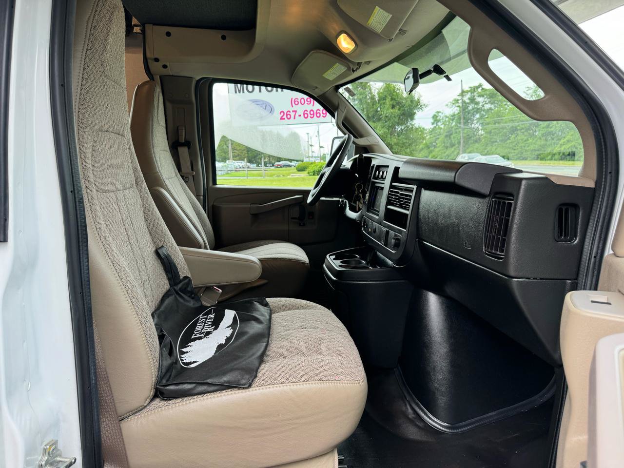 Used 2019 Chevrolet Express 4500 w/ RV Package RWD image 16