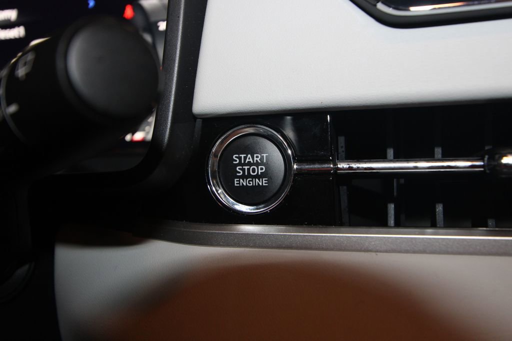 Used 2024 Mitsubishi Outlander SEL image 16