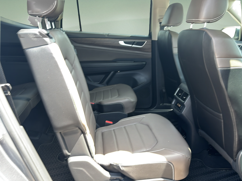 Used 2024 Volkswagen Atlas SEL AWD/4WD image 13