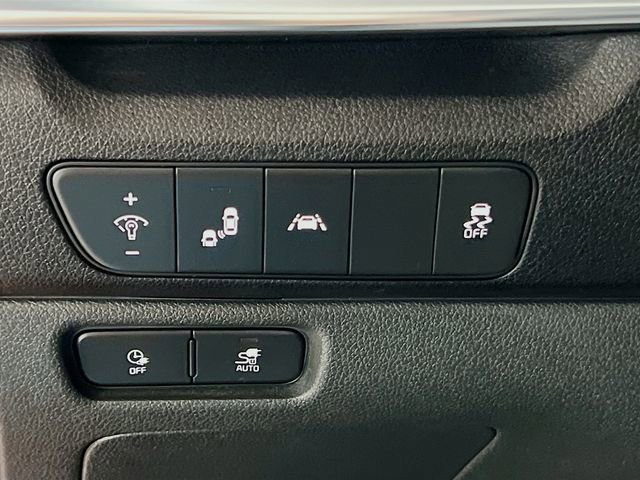 Used 2022 Kia Niro EX image 10