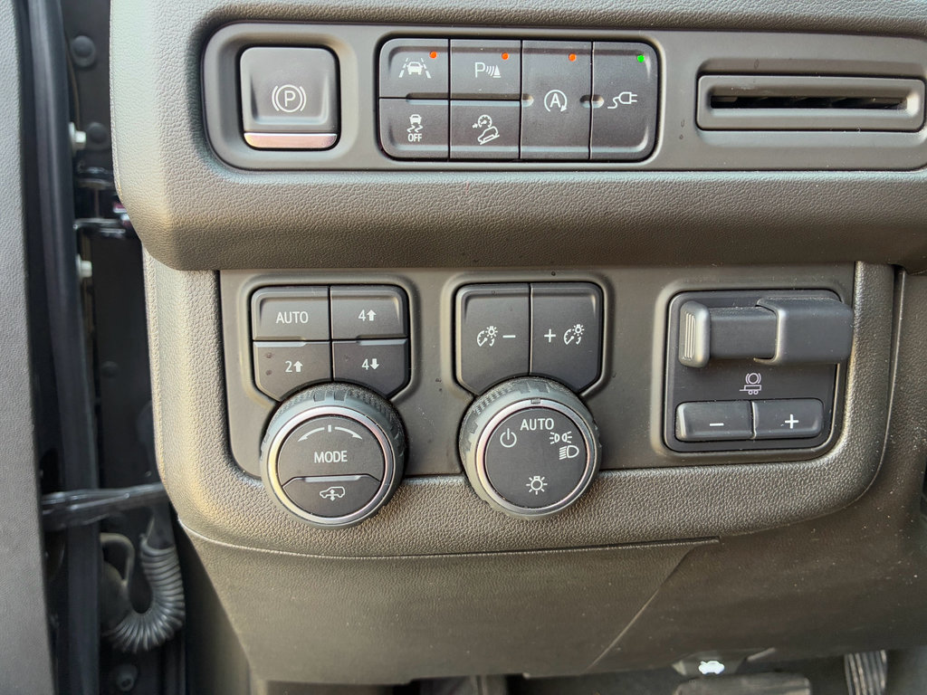 Used 2021 Chevrolet Tahoe Z71 w/ Z71 Off-Road Package image 13