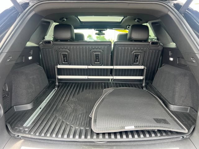 Used 2024 Cadillac XT5 Premium Luxury w/ LPO, Floor Liner Package AWD/4WD image 17