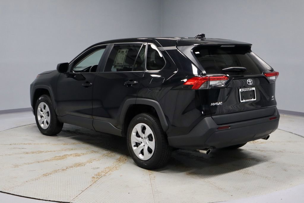 Used 2023 Toyota RAV4 LE AWD/4WD image 9