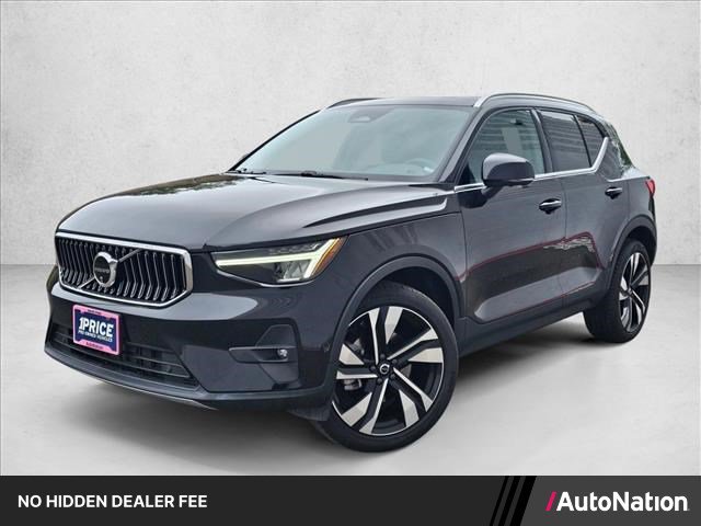 Used 2025 Volvo XC40 B5 Plus AWD/4WD video 1