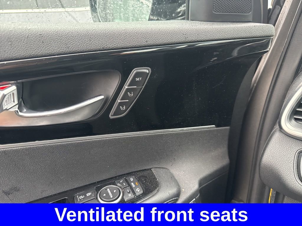 Used 2016 Kia Sorento SX image 19