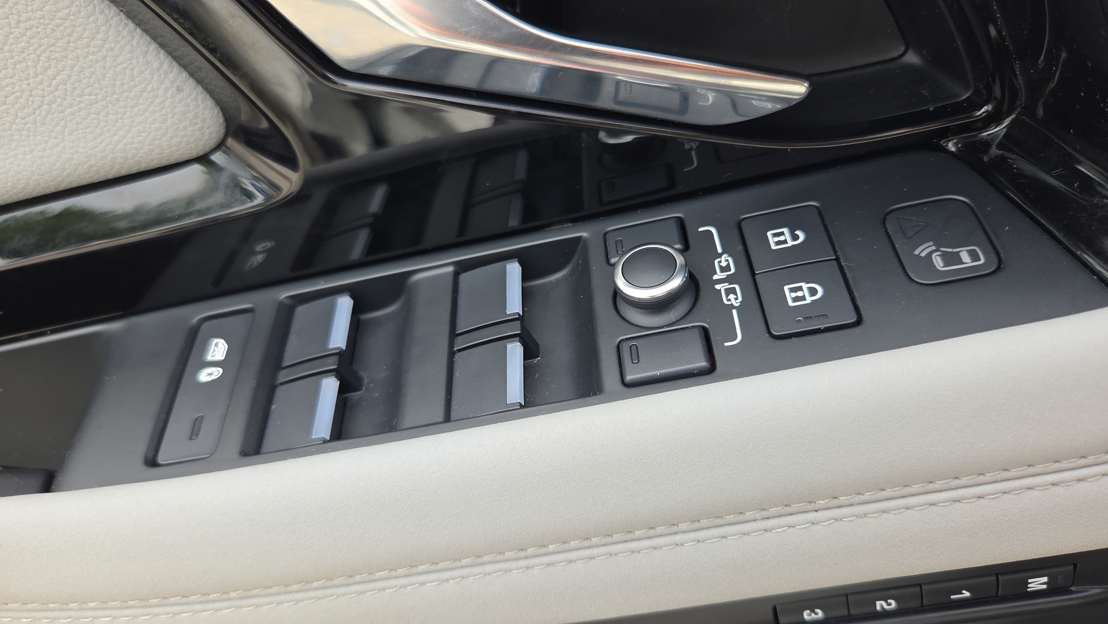 Used 2022 Land Rover Range Rover Evoque S AWD/4WD image 27