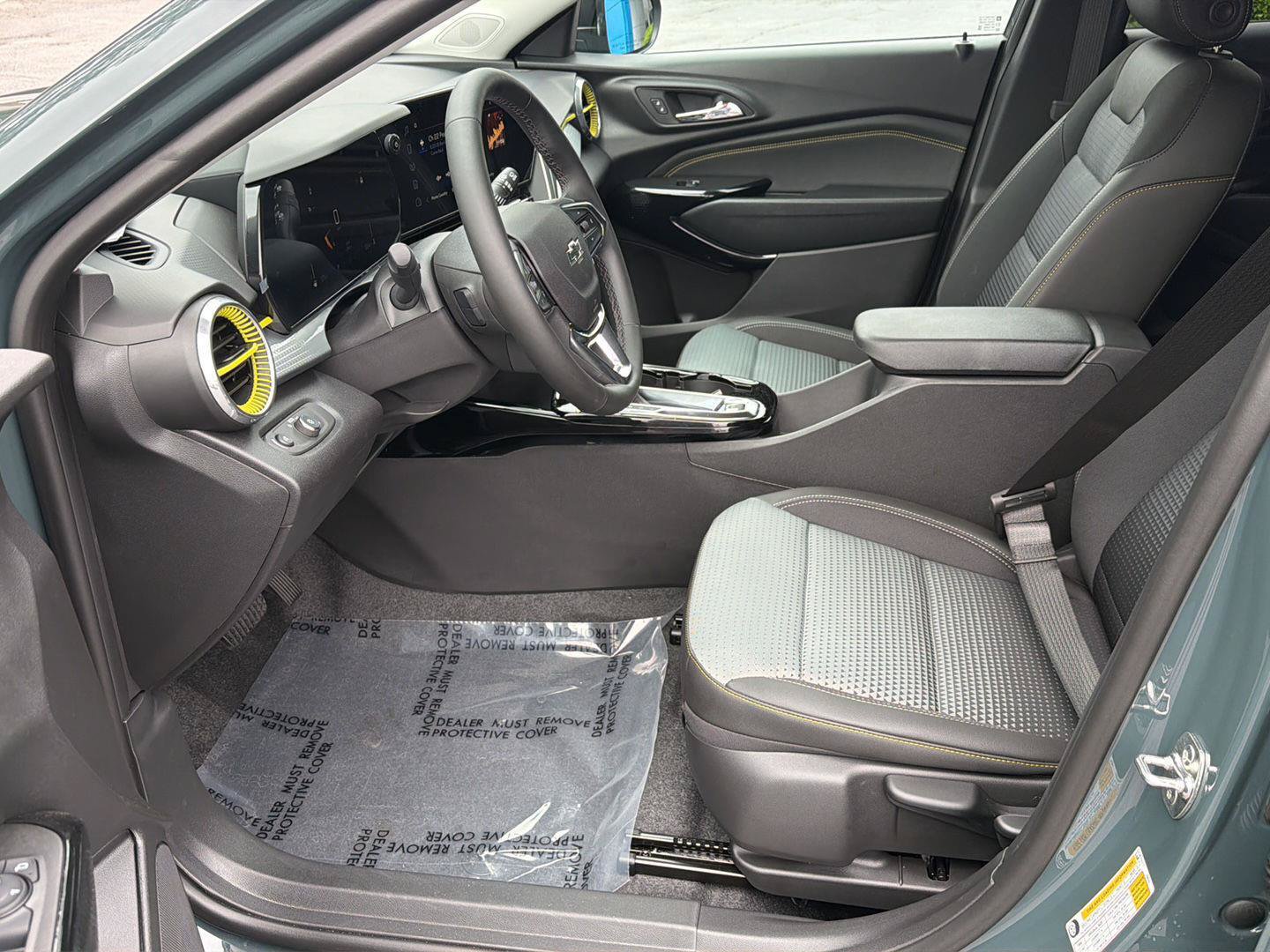 New 2026 Chevrolet Trax LT w/ Midnight Edition FWD image 10