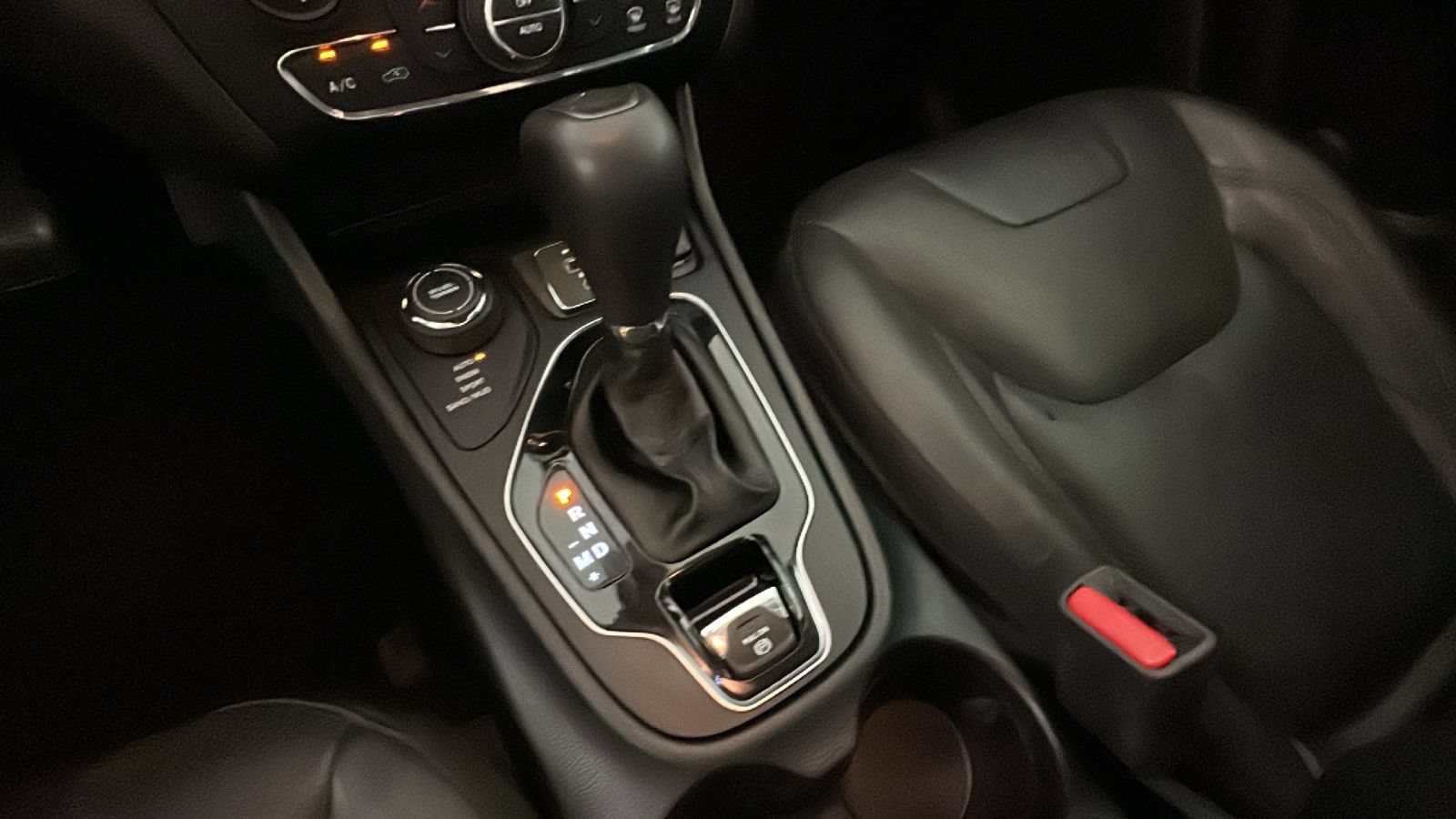 Used 2020 Jeep Cherokee Limited AWD/4WD image 25