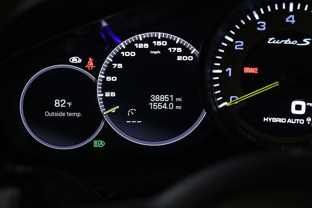 Certified 2023 Porsche Cayenne Turbo S AWD/4WD image 14