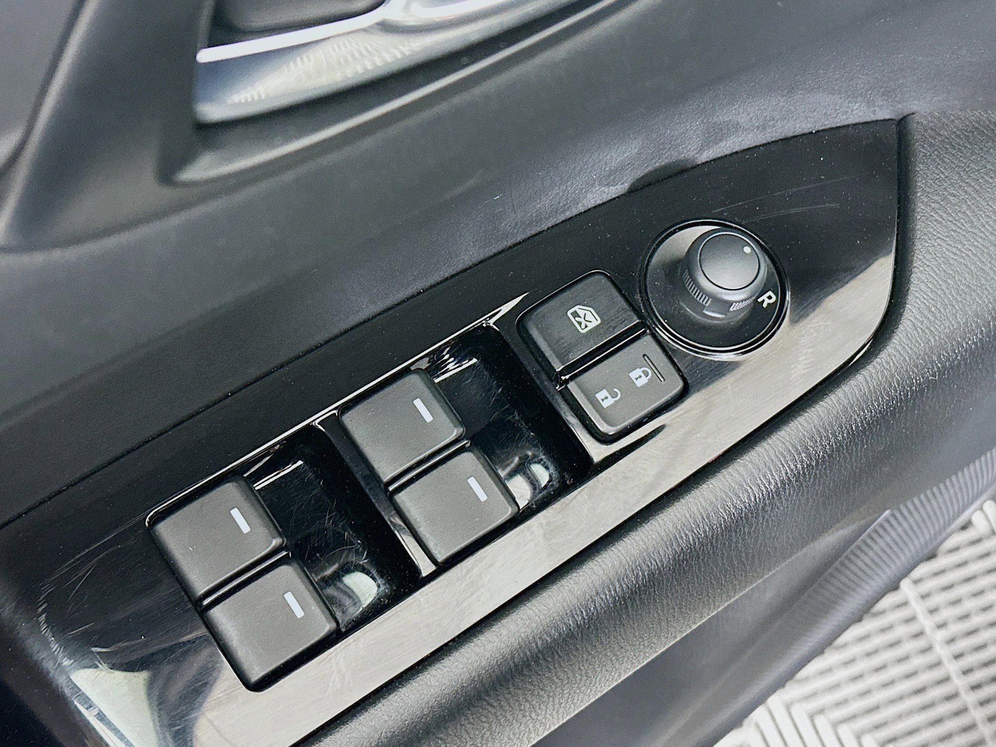 Used 2025 MAZDA CX-5 AWD 2.5 S w/ Preferred Package image 15