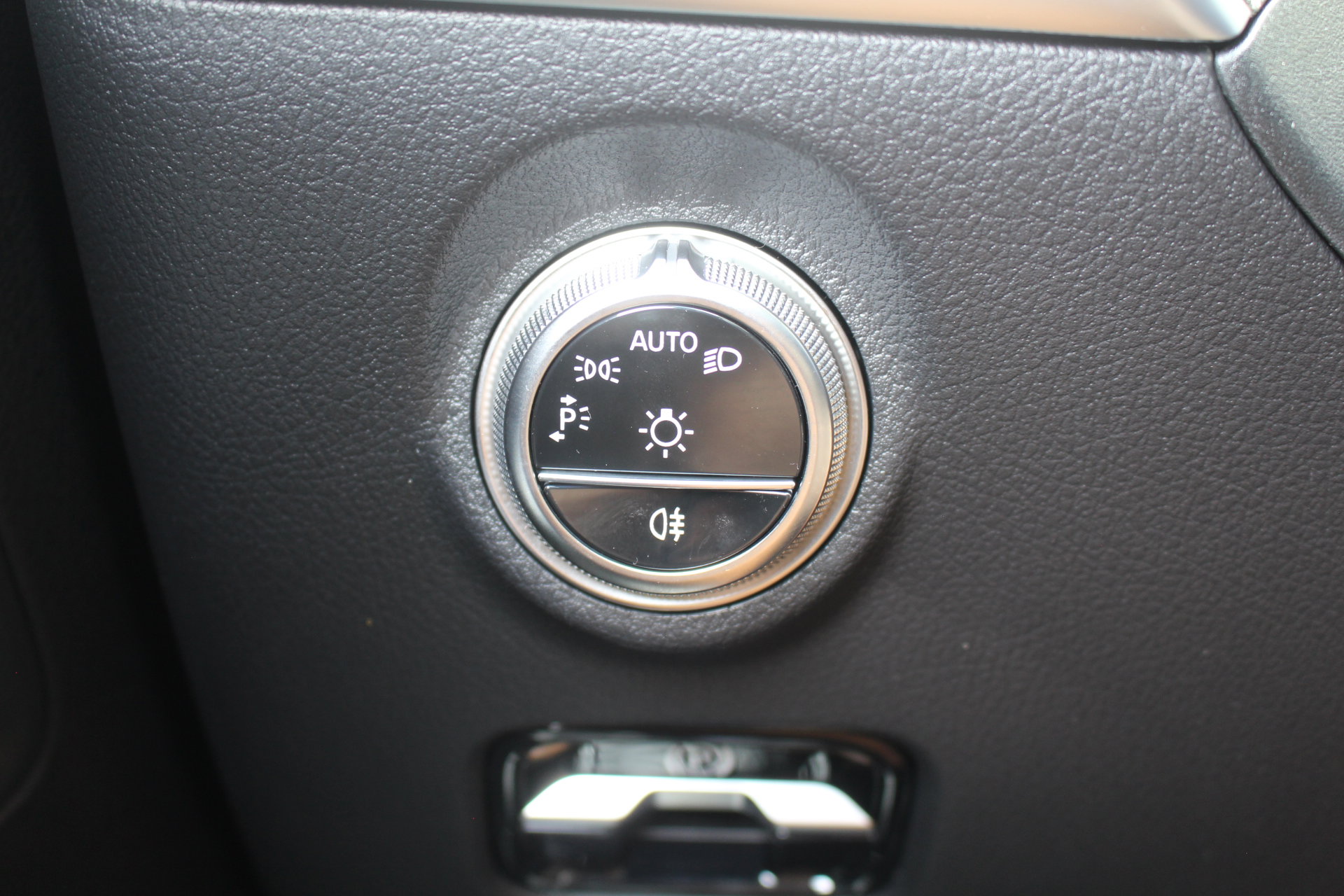 Used 2025 Mercedes-Benz C 300 Sedan image 24