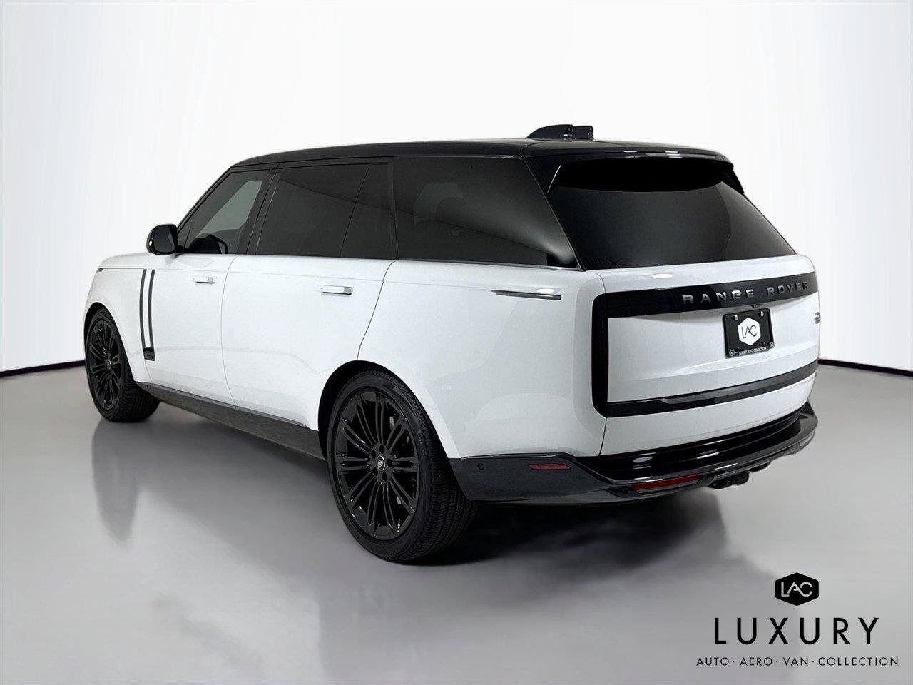 Used 2023 Land Rover Range Rover Long Wheelbase Autobiography AWD/4WD image 8
