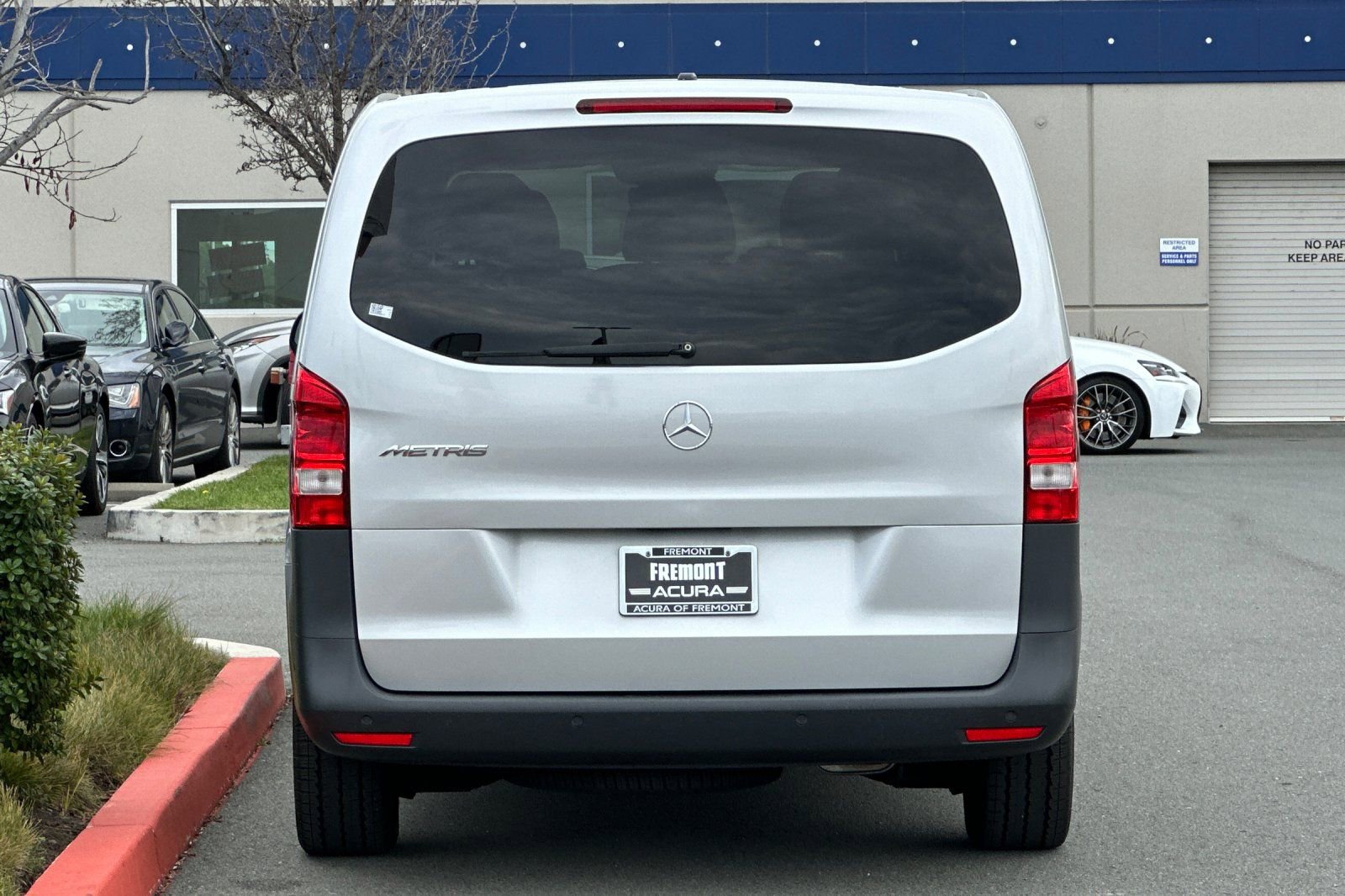 Used 2016 Mercedes-Benz Metris Passenger image 5