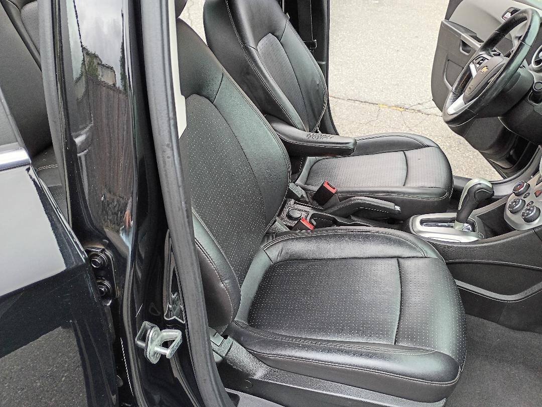 Used 2018 Chevrolet Sonic Premier FWD image 19