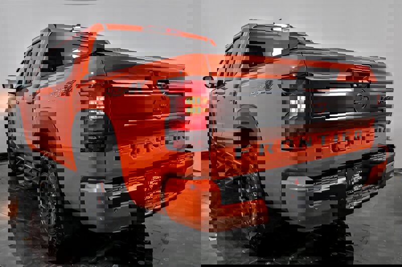 Used 2025 Nissan Frontier PRO-4X image 8