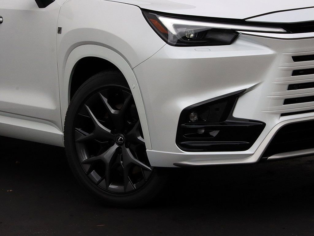 New 2026 Lexus TX 500h AWD image 3