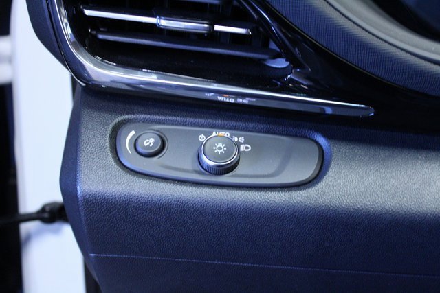 Used 2025 Buick Envista Sport Touring image 13