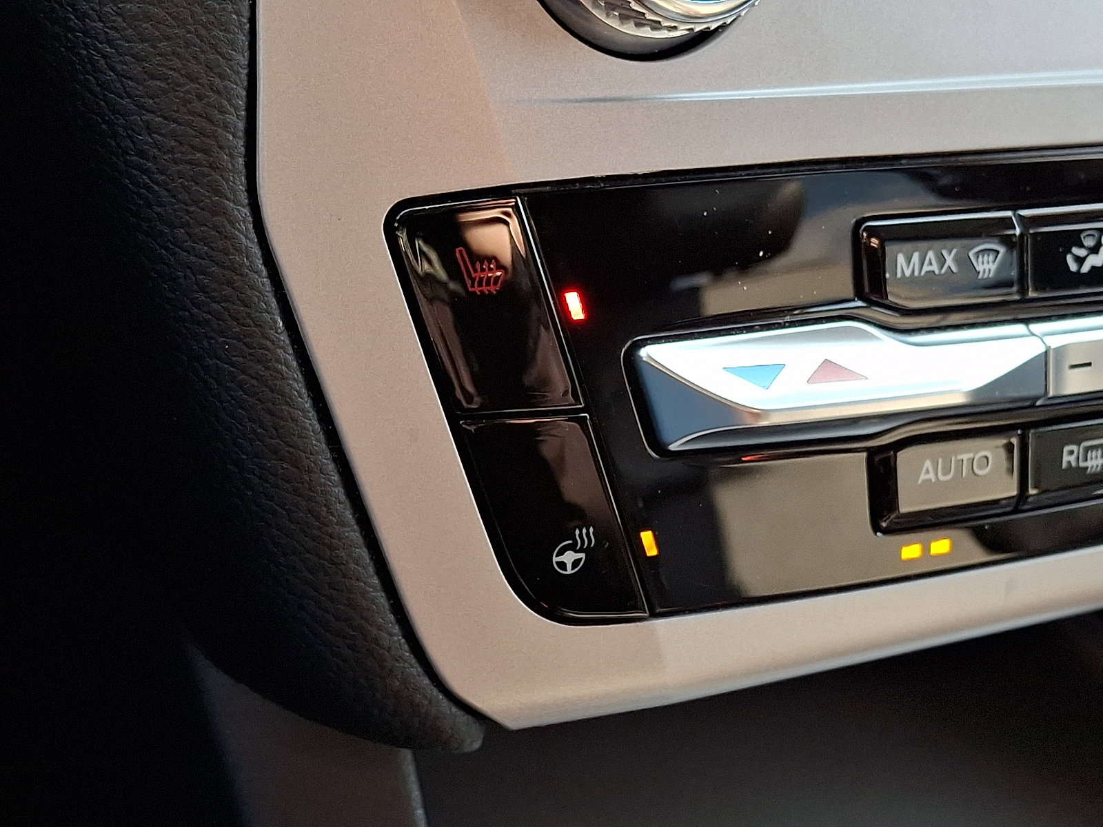 Certified 2023 Ford Explorer XLT w/ Equipment Group 202A image 26