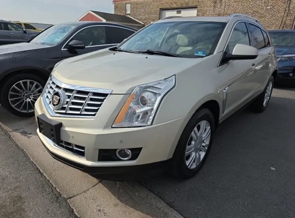 Used 2014 Cadillac SRX Luxury image 1