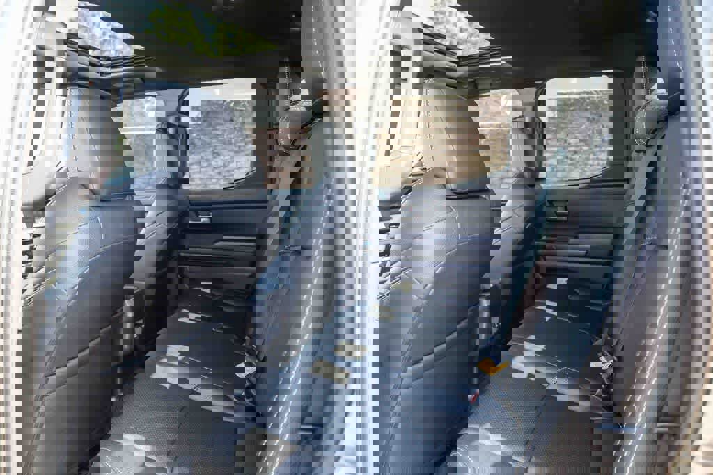 Used 2025 Toyota Tacoma TRD Sport w/ TRD Sport Upgrade Package image 21