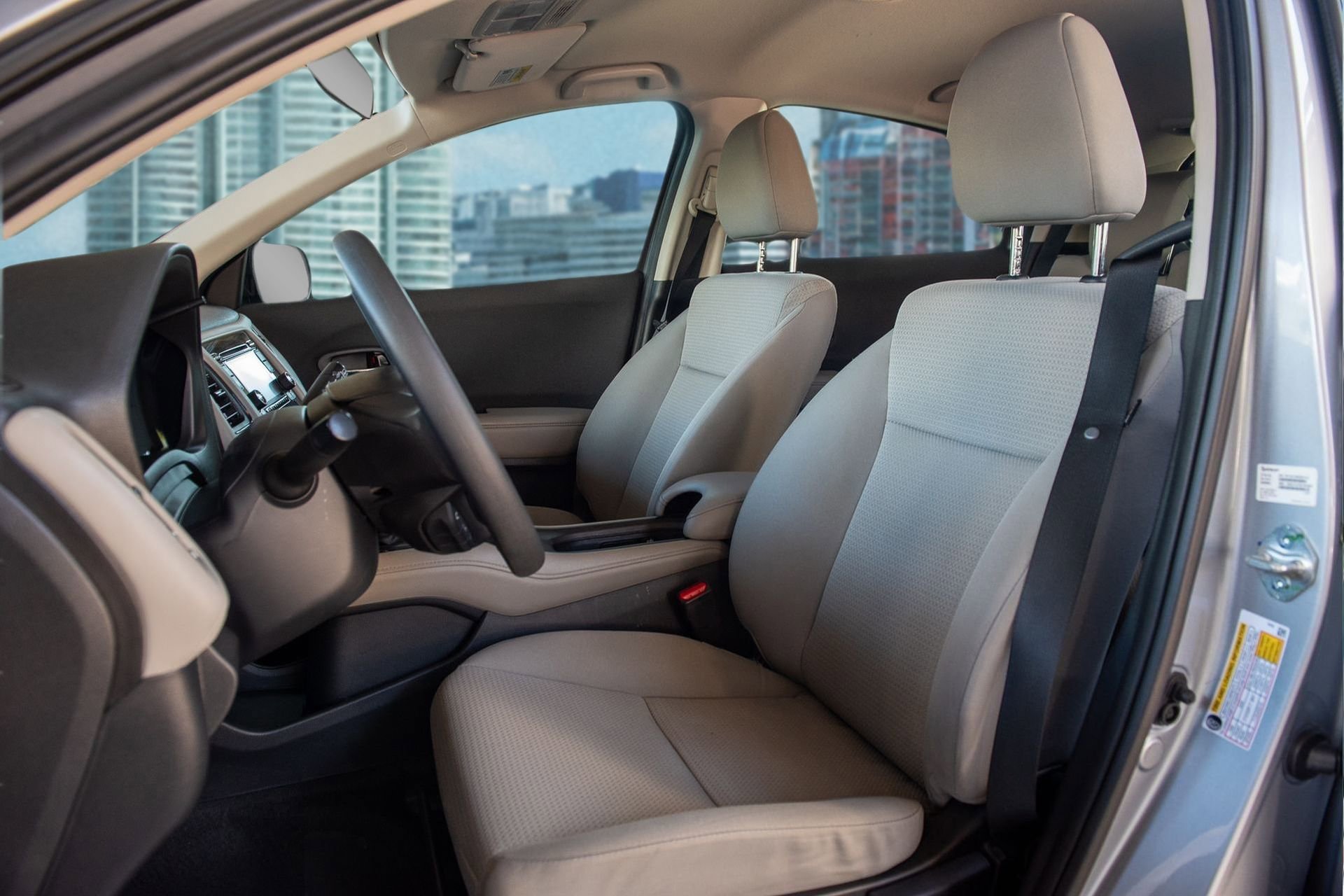 Used 2022 Honda HR-V LX image 6