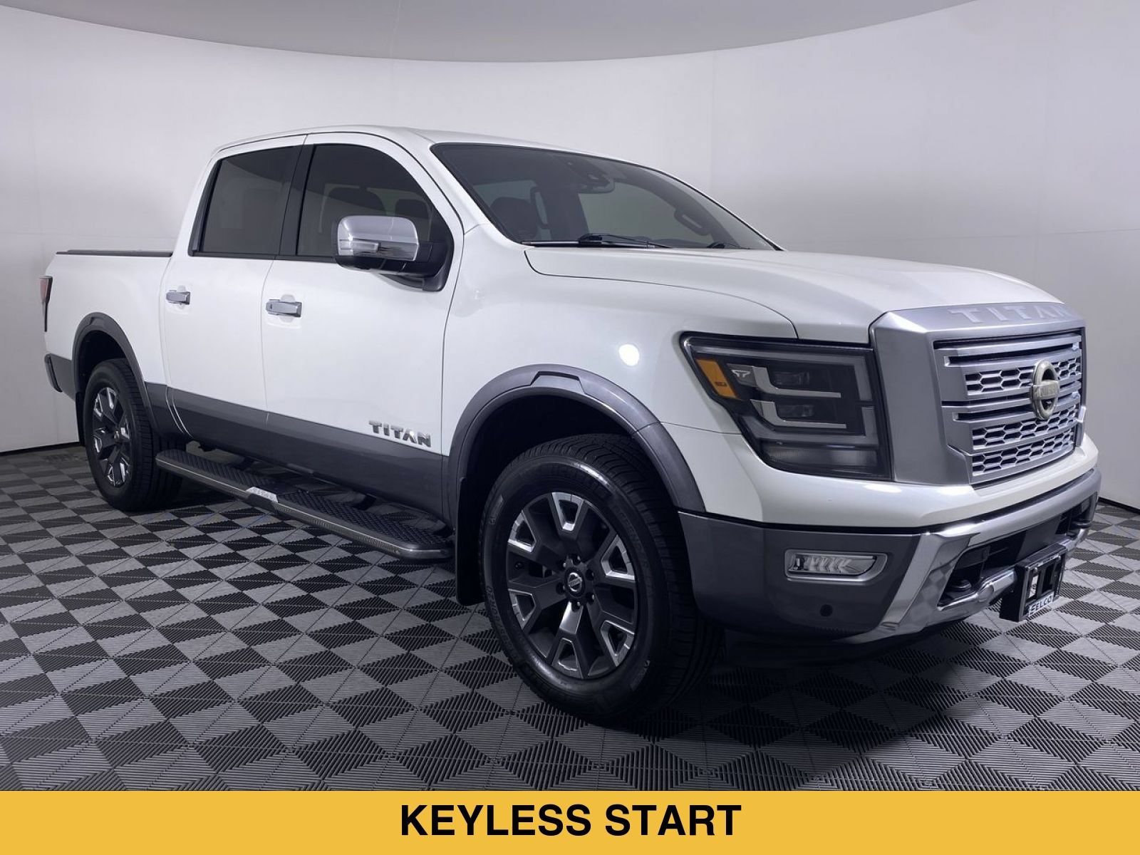 Used 2022 Nissan Titan Platinum Reserve w/ Moonroof Package AWD/4WD image 22