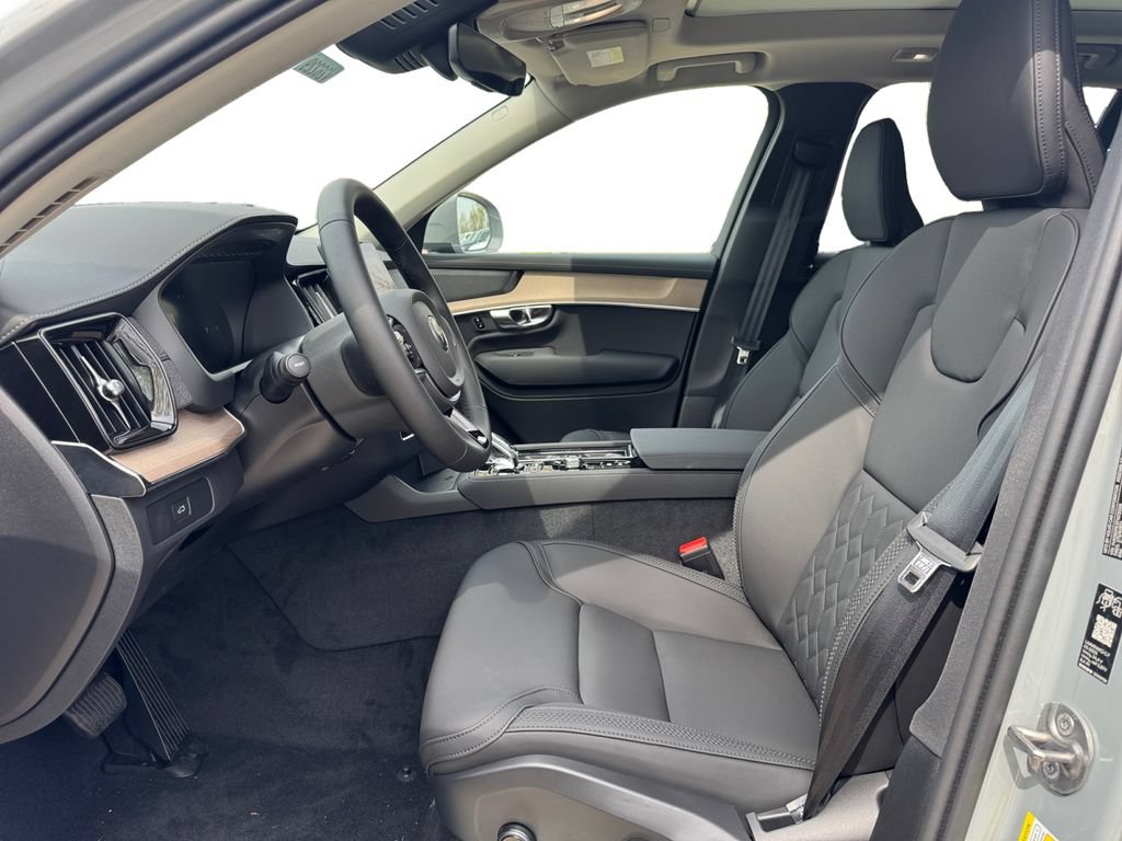 New 2026 Volvo XC90 B6 Plus w/ Protection Package Premier AWD/4WD image 10