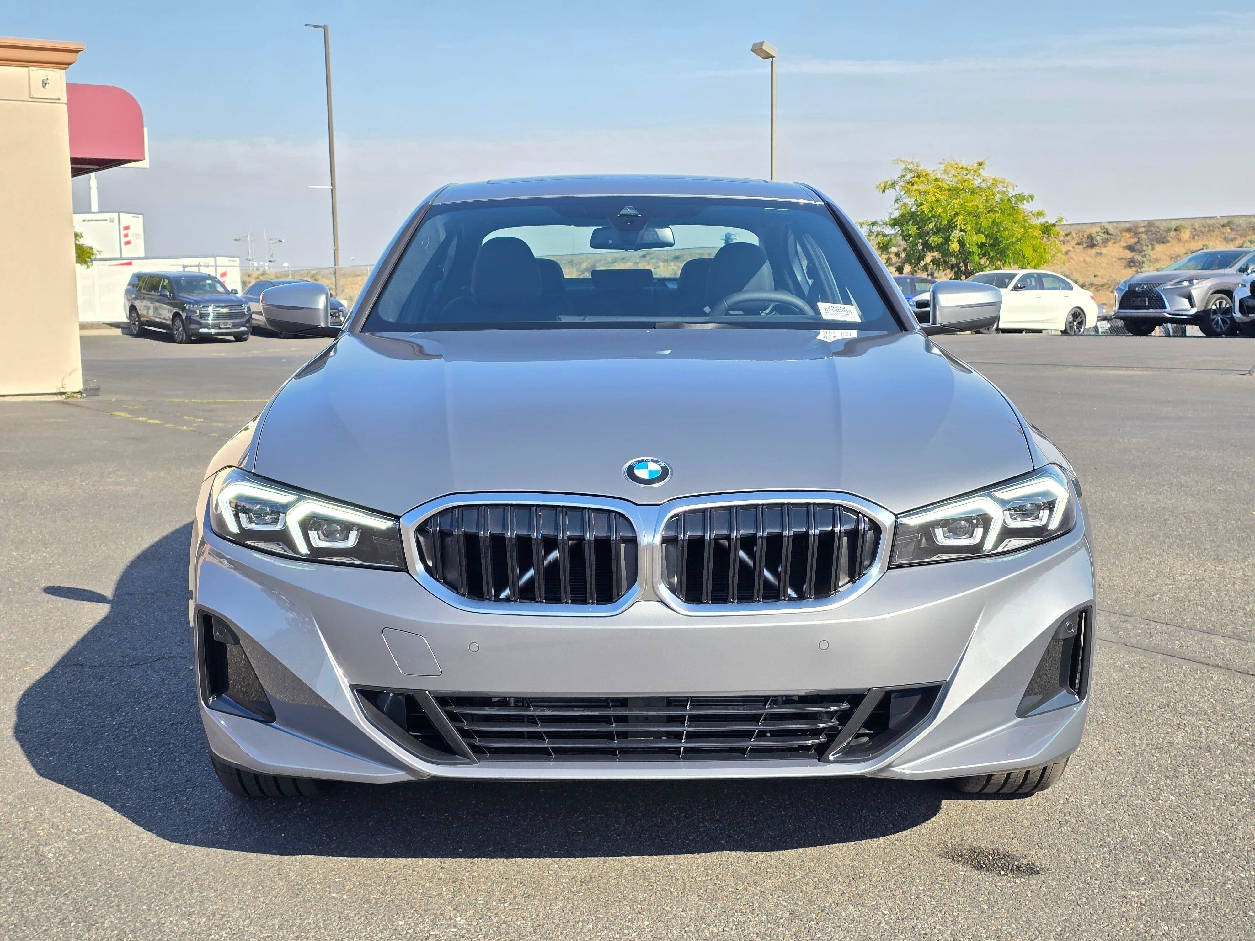 New 2026 BMW 330i xDrive Sedan w/ Convenience Package AWD/4WD image 6