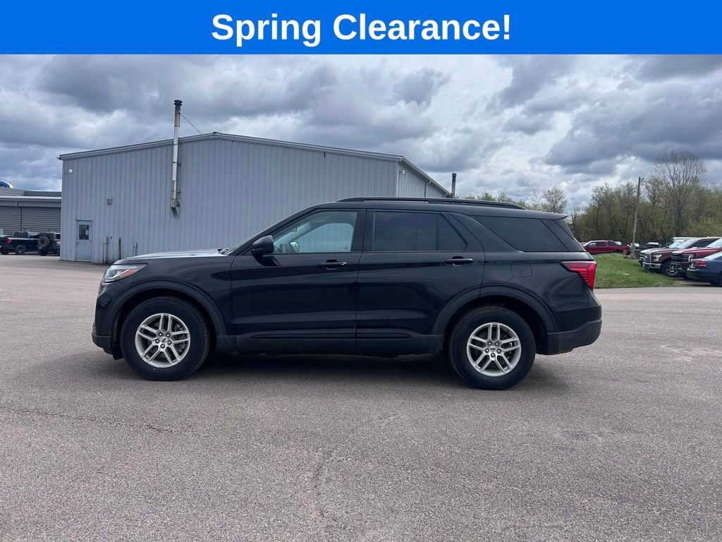 Used 2026 Ford Explorer Active AWD/4WD image 3