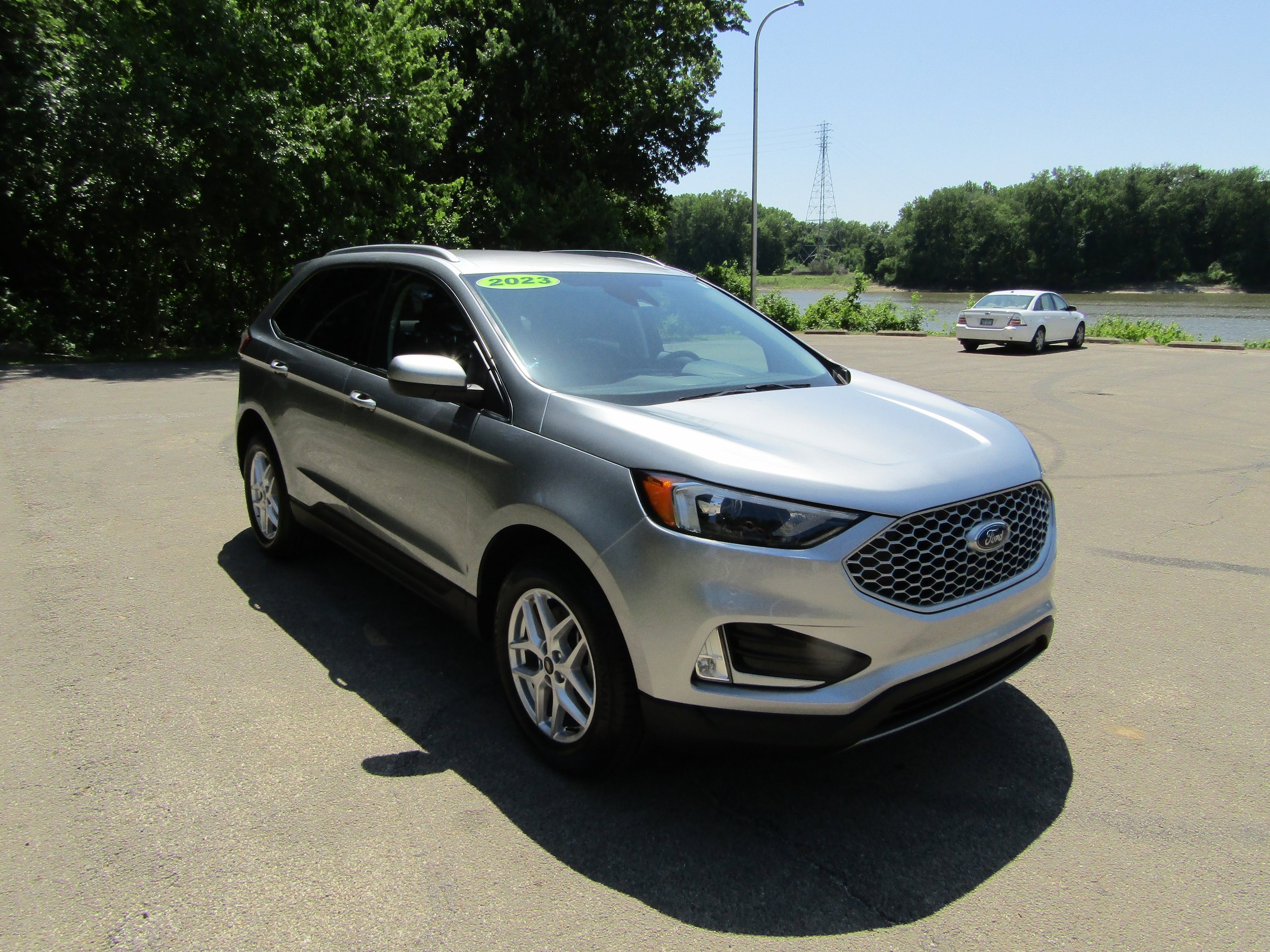Used 2023 Ford Edge SEL w/ Convenience Package AWD/4WD image 6