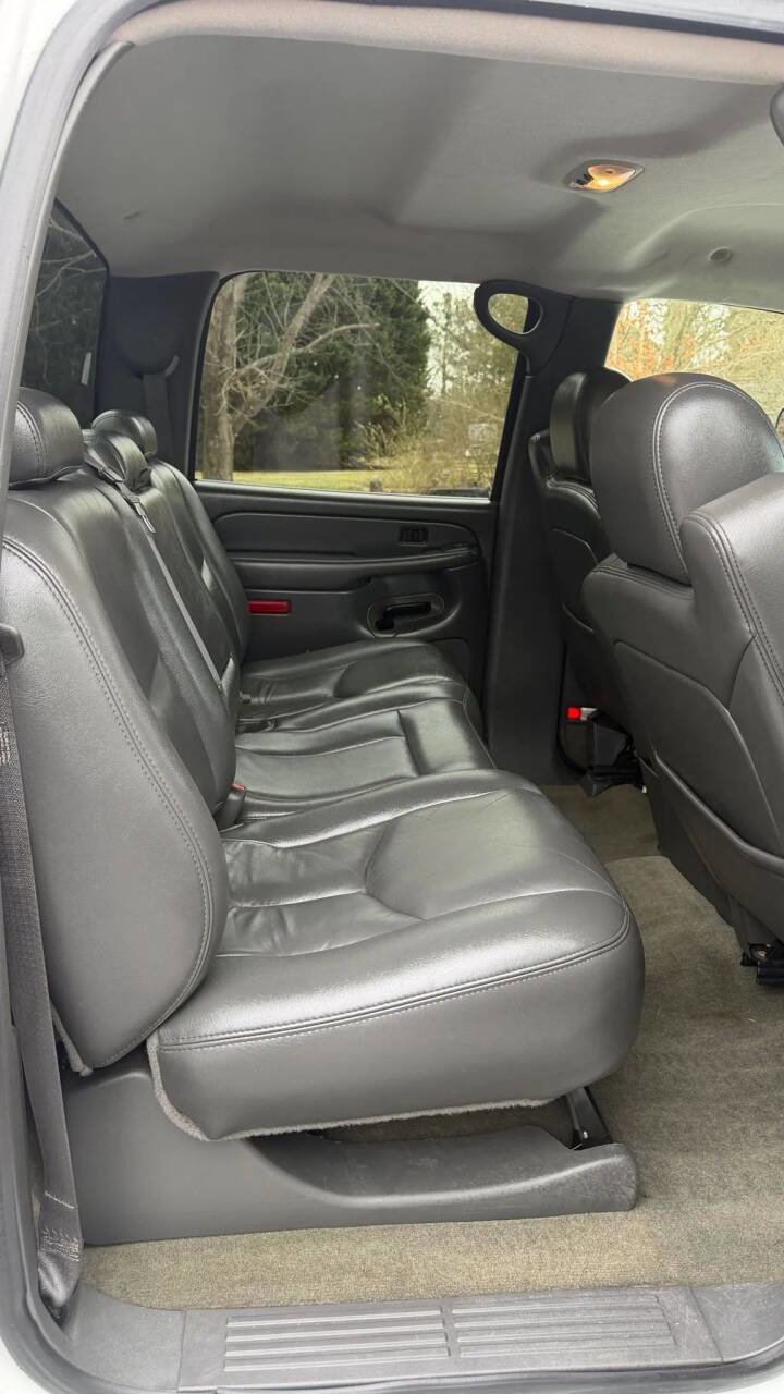 Used 2005 Chevrolet Silverado 2500 LT w/ Heavy-Duty Power Package image 21