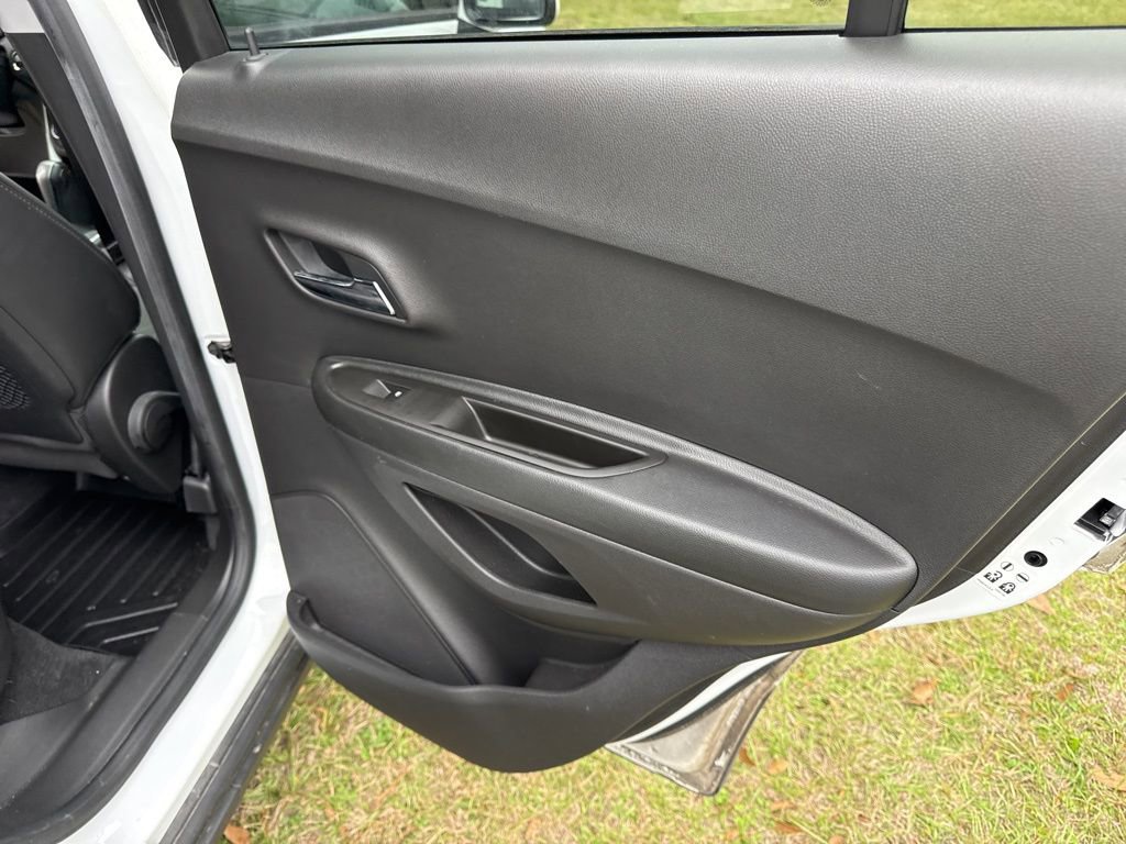 Used 2021 Chevrolet Trax LT w/ Sport Edition image 29