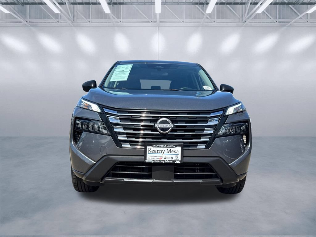 Used 2024 Nissan Rogue S FWD image 2
