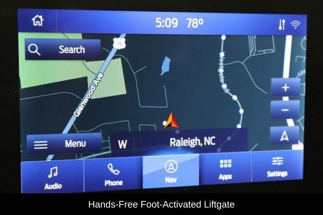 Used 2022 Ford Explorer Limited w/ Equipment Group 301A image 11