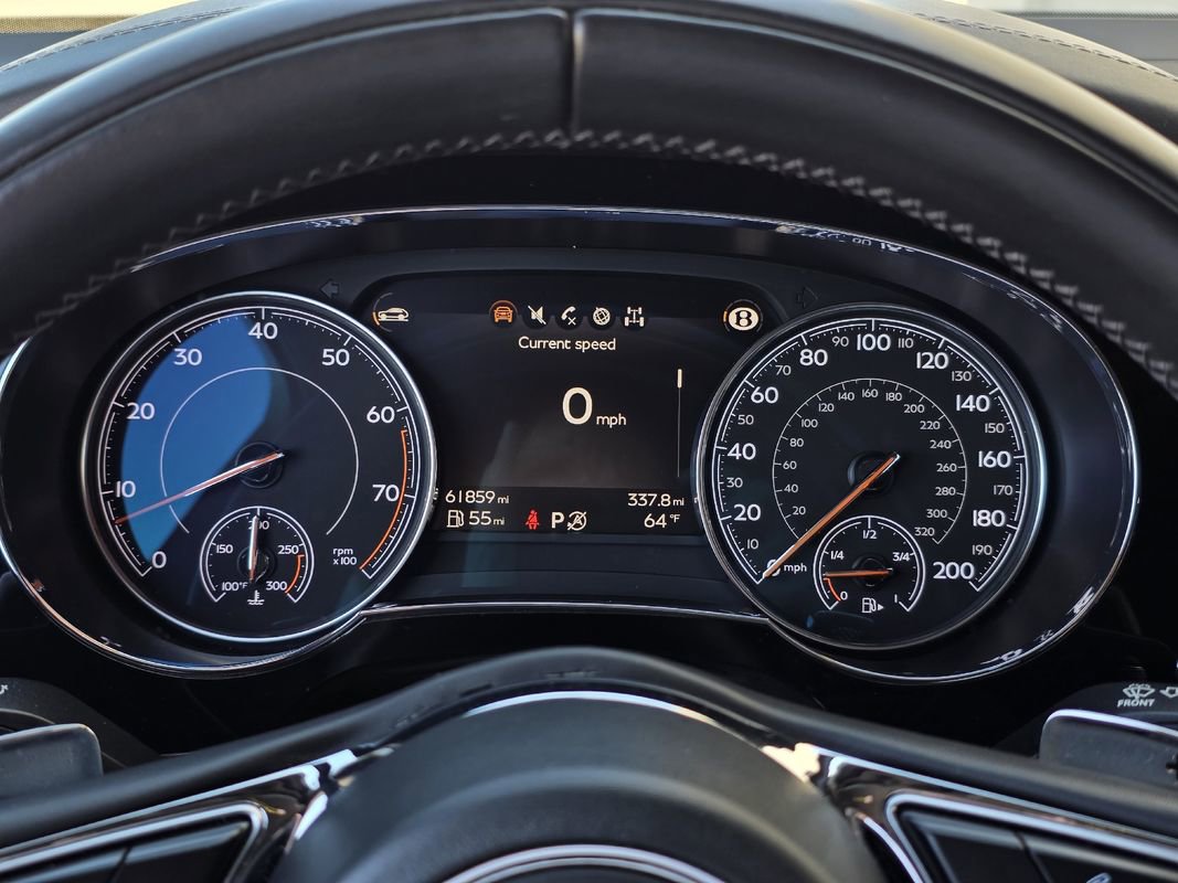 Used 2017 Bentley Bentayga image 13