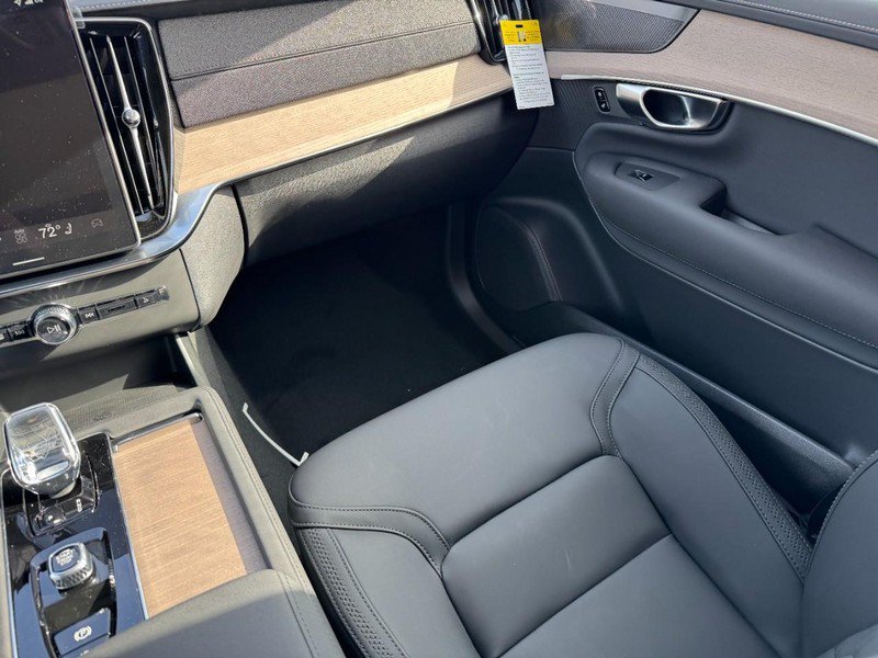 New 2026 Volvo XC90 T8 Plus w/ Protection Package Premier AWD/4WD image 10