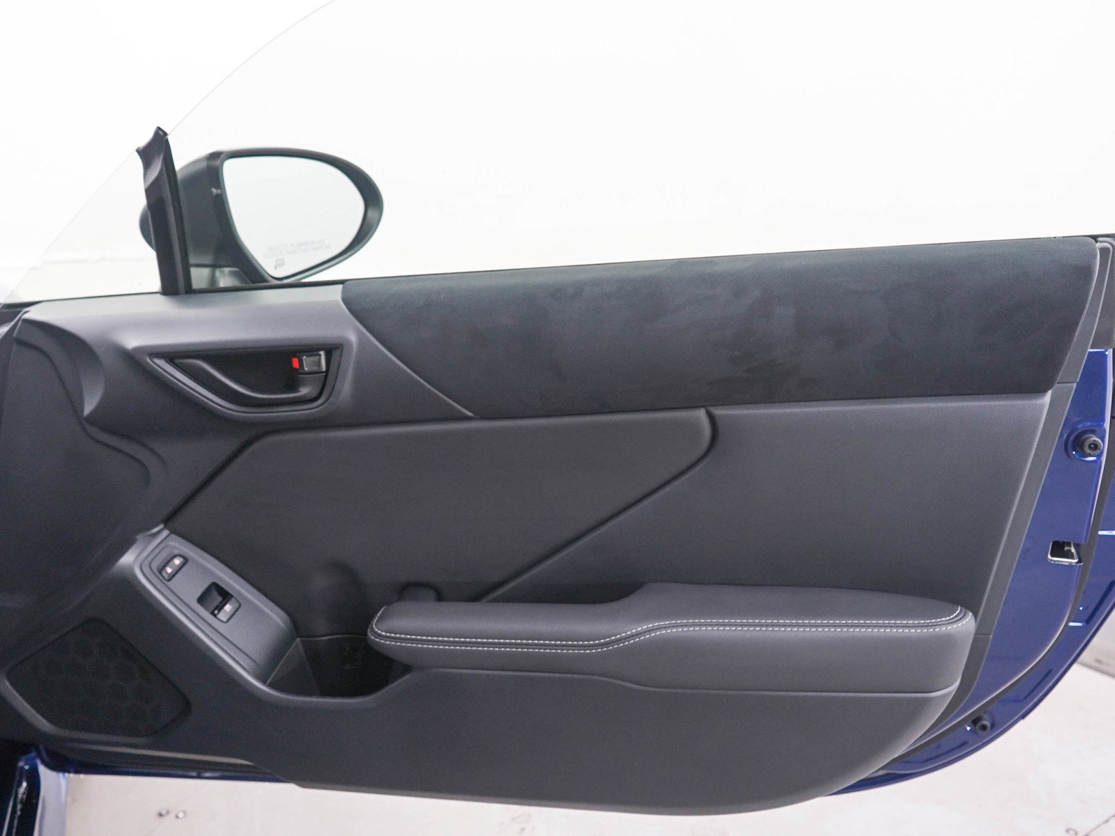 Used 2025 Toyota GR86 Premium w/ ALL Weather Mat Package (TMS) RWD image 9