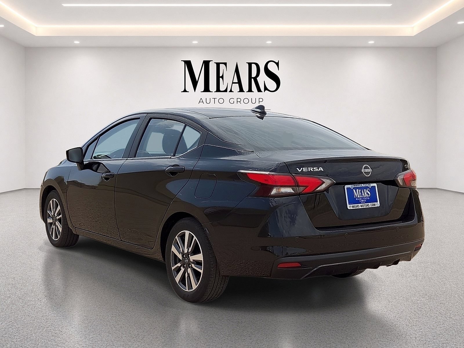 Used 2024 Nissan Versa SV FWD image 3