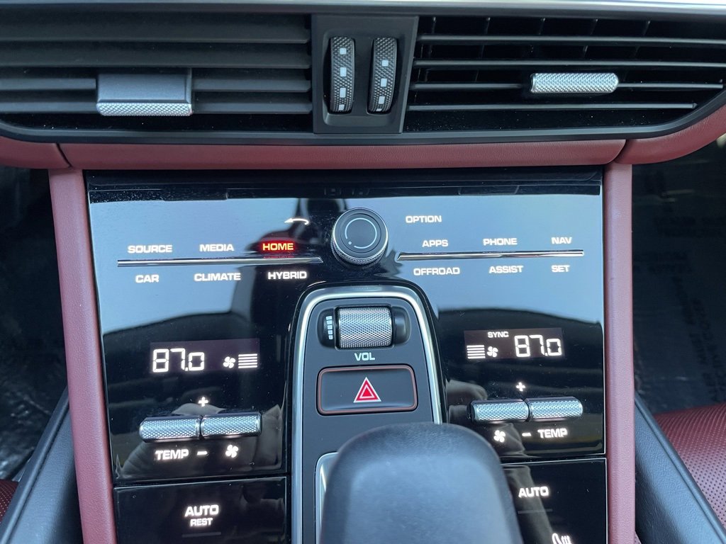 Used 2021 Porsche Cayenne Base image 11