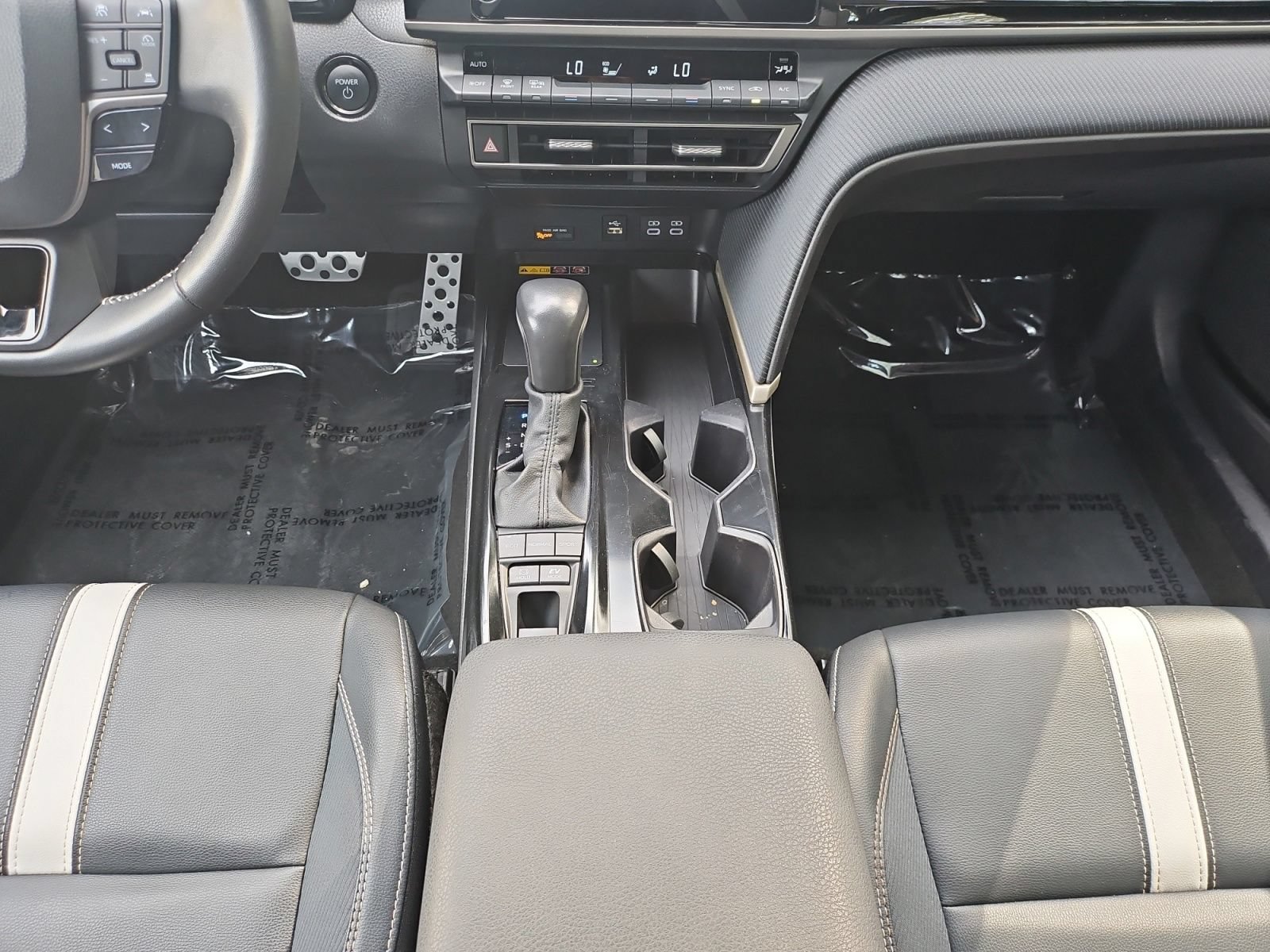 Used 2025 Toyota Camry SE FWD image 31