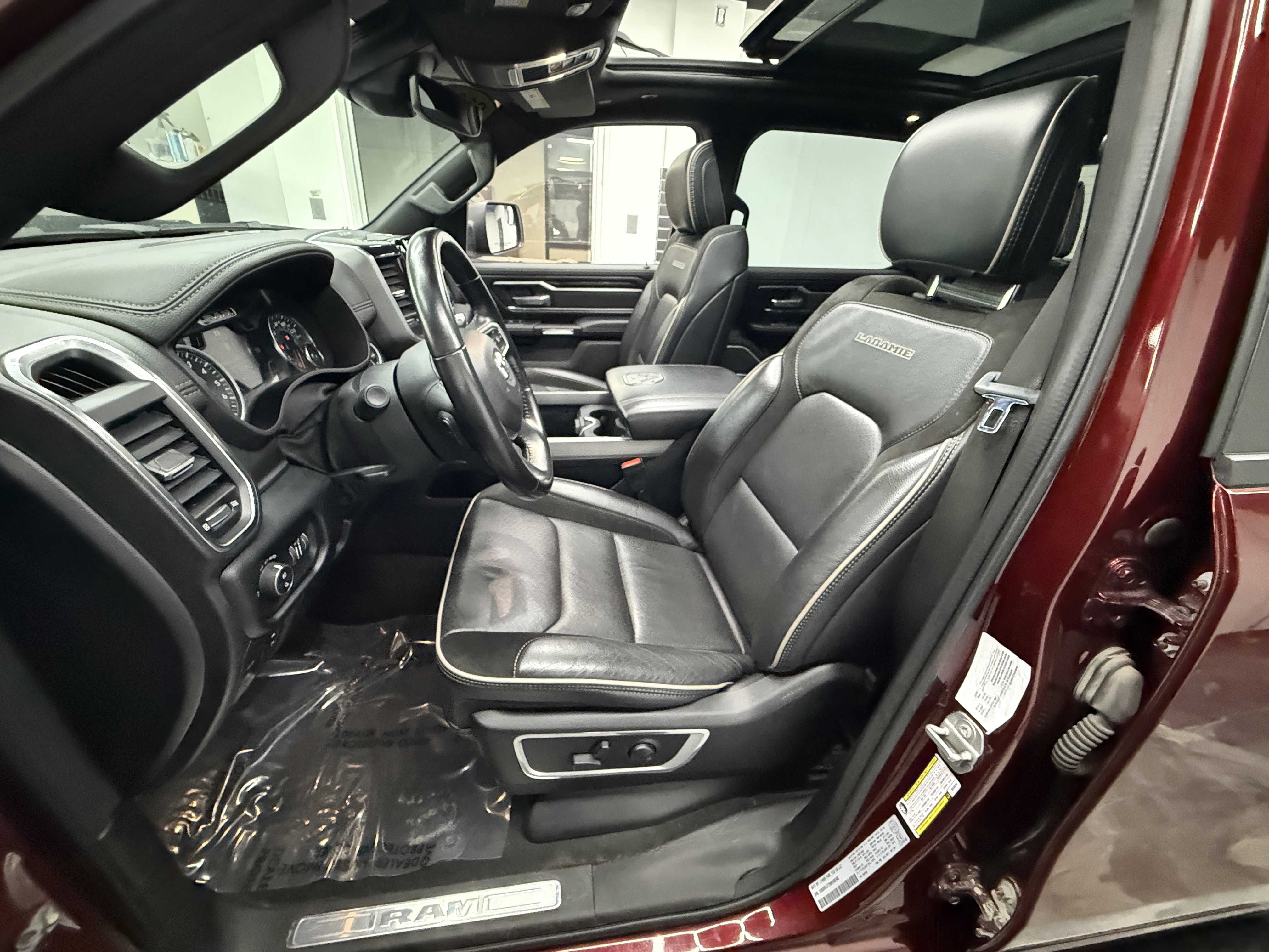 Used 2022 RAM 1500 Laramie image 12