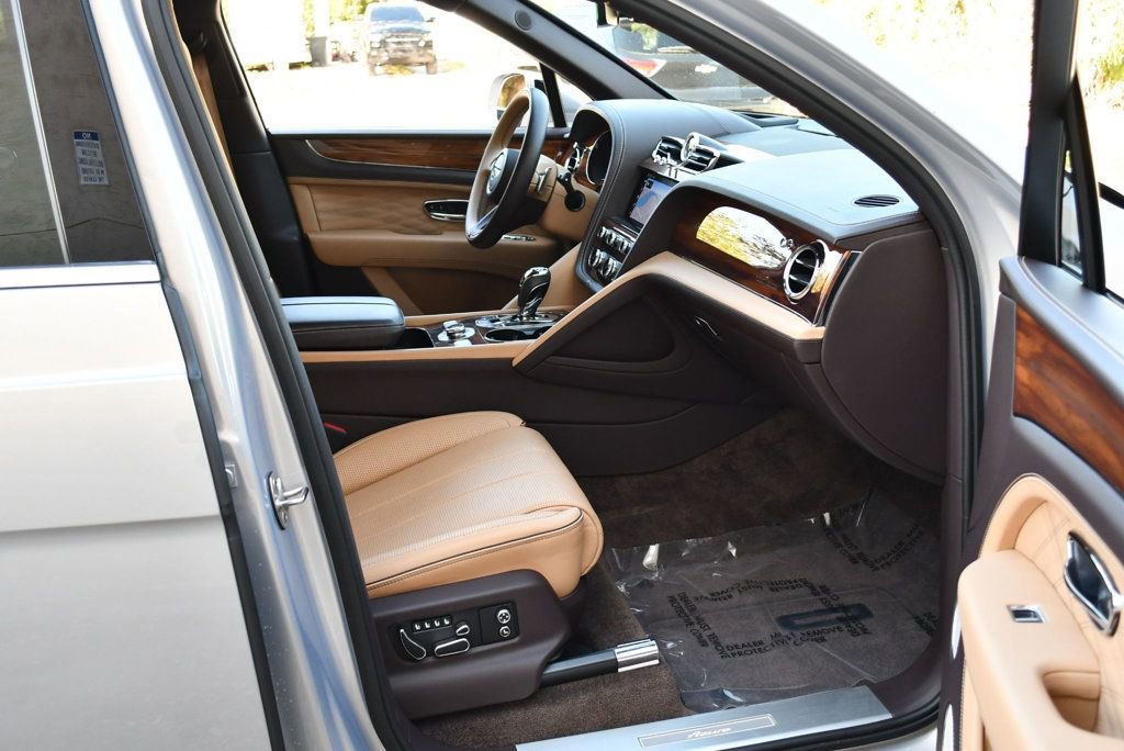 Used 2023 Bentley Bentayga Extended Wheelbase AWD/4WD image 52