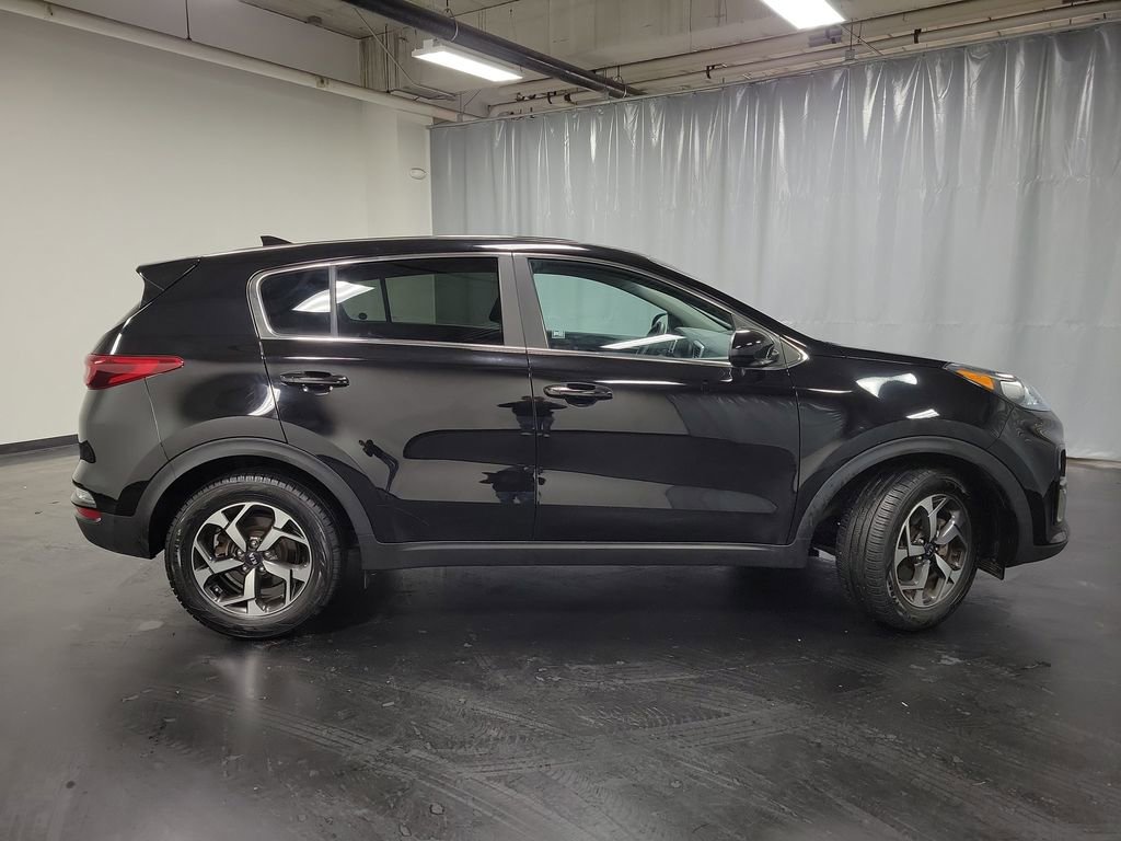 Used 2022 Kia Sportage LX image 9