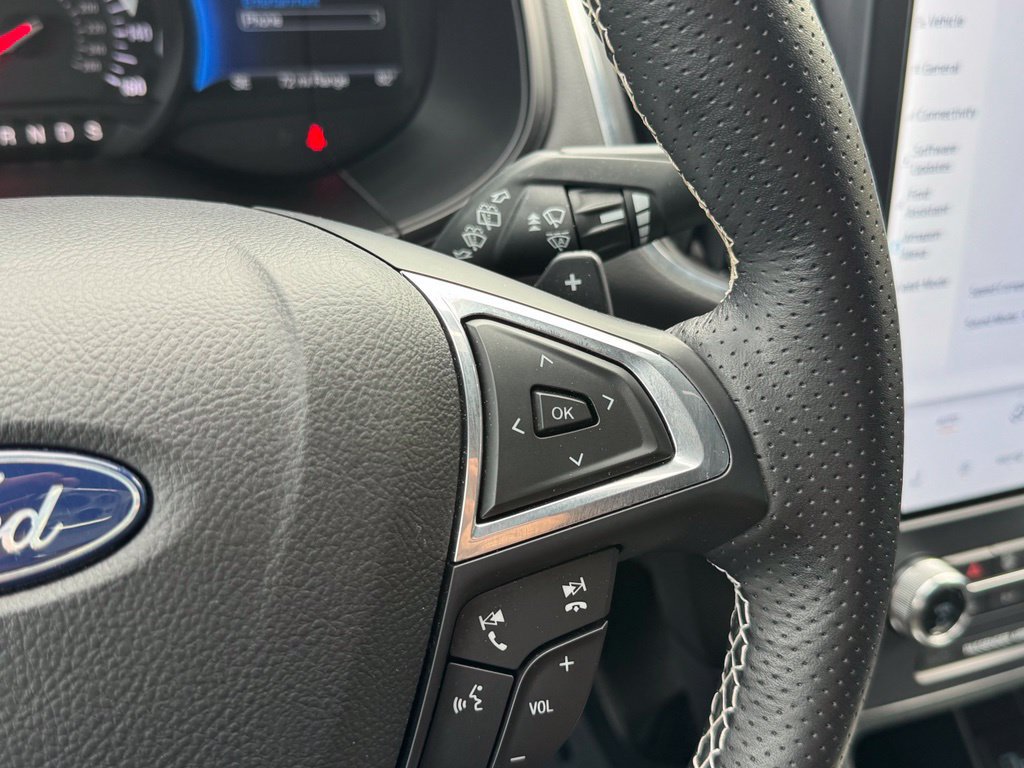 Used 2022 Ford Edge ST AWD/4WD image 46