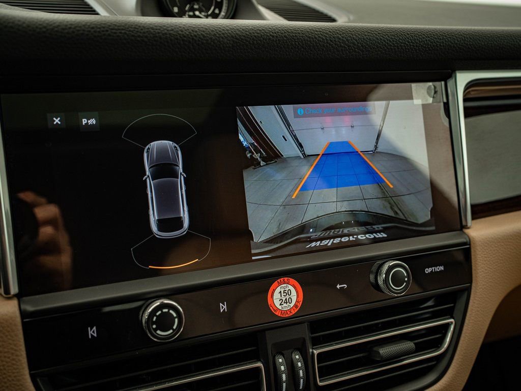 Certified 2025 Porsche Macan image 40