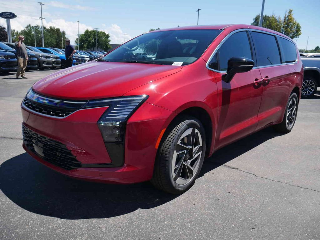 New 2027 Chrysler Pacifica Limited w/ Trailer Tow Group AWD/4WD image 3