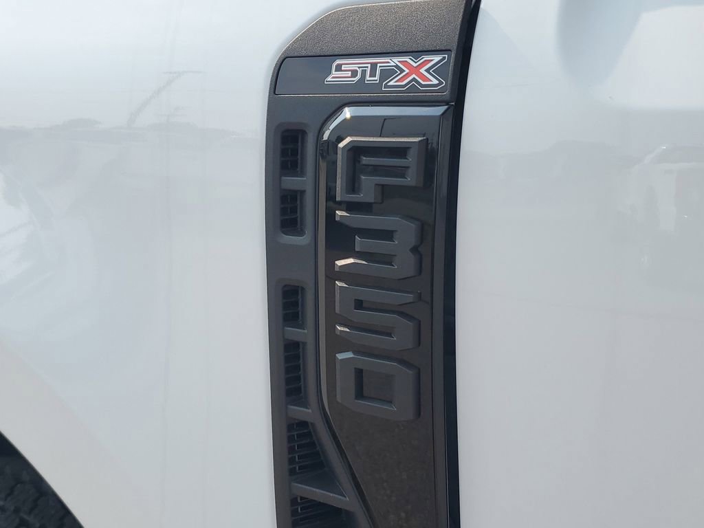 New 2025 Ford F350 4x4 Regular Cab Super Duty image 7