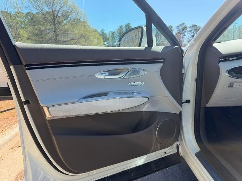 Used 2026 Genesis GV70 2.5T Advanced image 3