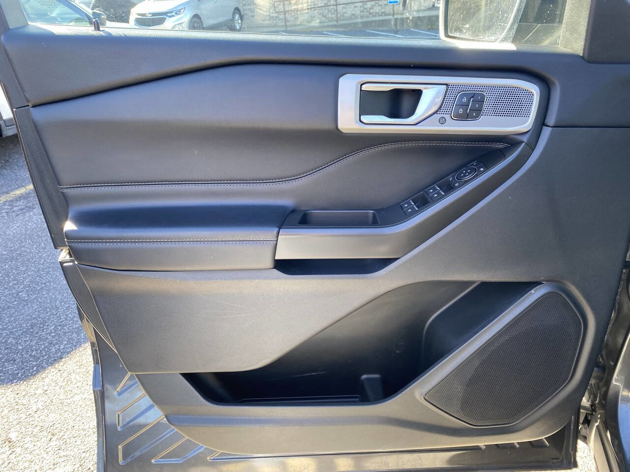 Used 2020 Ford Explorer Limited RWD image 10